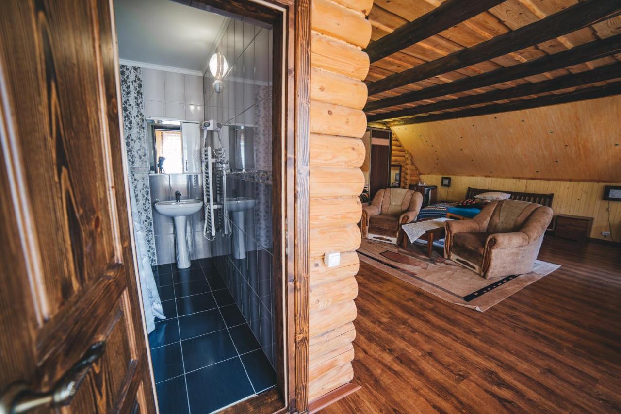 U Сimbora Hotel Lumşorî Exterior foto